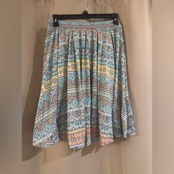 Women’s NWT LuLaRoe Mid Skirt - Picture 3 of 7